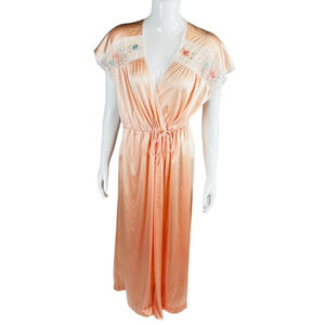 Vintage Jolie Two Sz Small Nightgown Peach Short Sleeve Floral Embroidered Robe